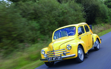 Renault 4 CV découvrable 1955, quatre places au soleil Renault 4 CV découvrable 1955