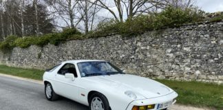 PORSCHE 928 S, Stuttgart invente une GT qui casse les codes.