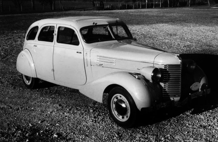 BERLIET DAUPHINE (1938 – 1939) - Les dernières voitures lyonnaises.