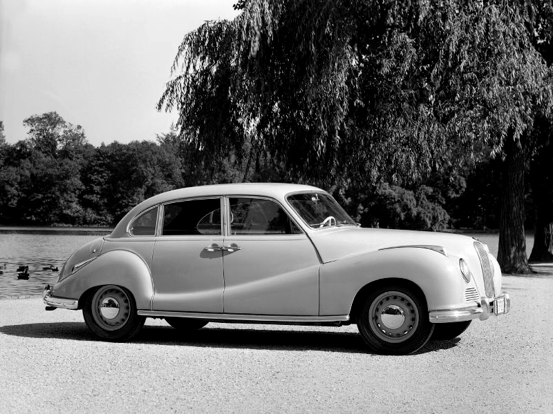 BMW 501 ET 502 – LA RENAISSANCE BAVAROISE