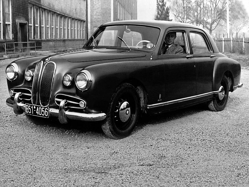 BMW 501 ET 502 – LA RENAISSANCE BAVAROISE