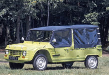 CITROËN MEHARI Le plastique et la plage, c'est fantastique !