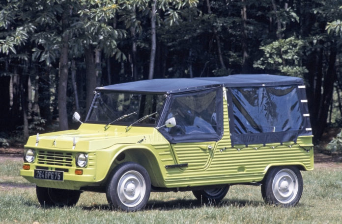 CITROËN MEHARI Le plastique et la plage, c'est fantastique !