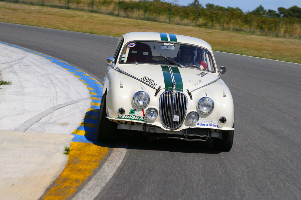 JAGUAR-MK2-06.jpg