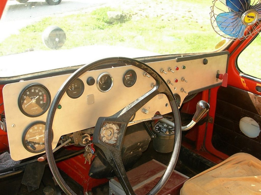 Une Renault 4 autour du monde et une vie à voyager