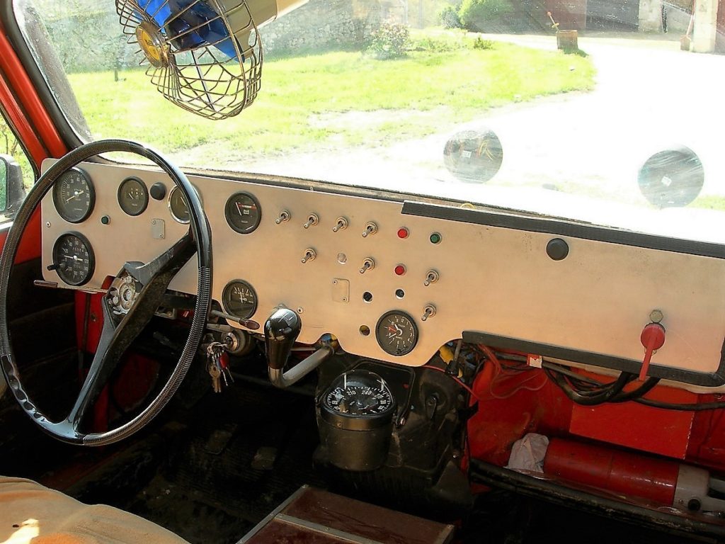 Une Renault 4 autour du monde et une vie à voyager