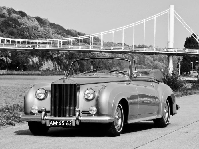 ROLLS-ROYCE SILVER CLOUD, UNE NOUVELLE ERE POUR LA « SPIRIT OF ECTASY ».