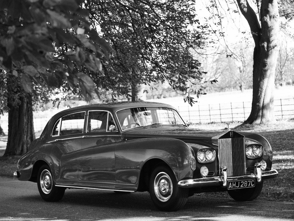 ROLLS-ROYCE SILVER CLOUD, UNE NOUVELLE ERE POUR LA « SPIRIT OF ECTASY ».