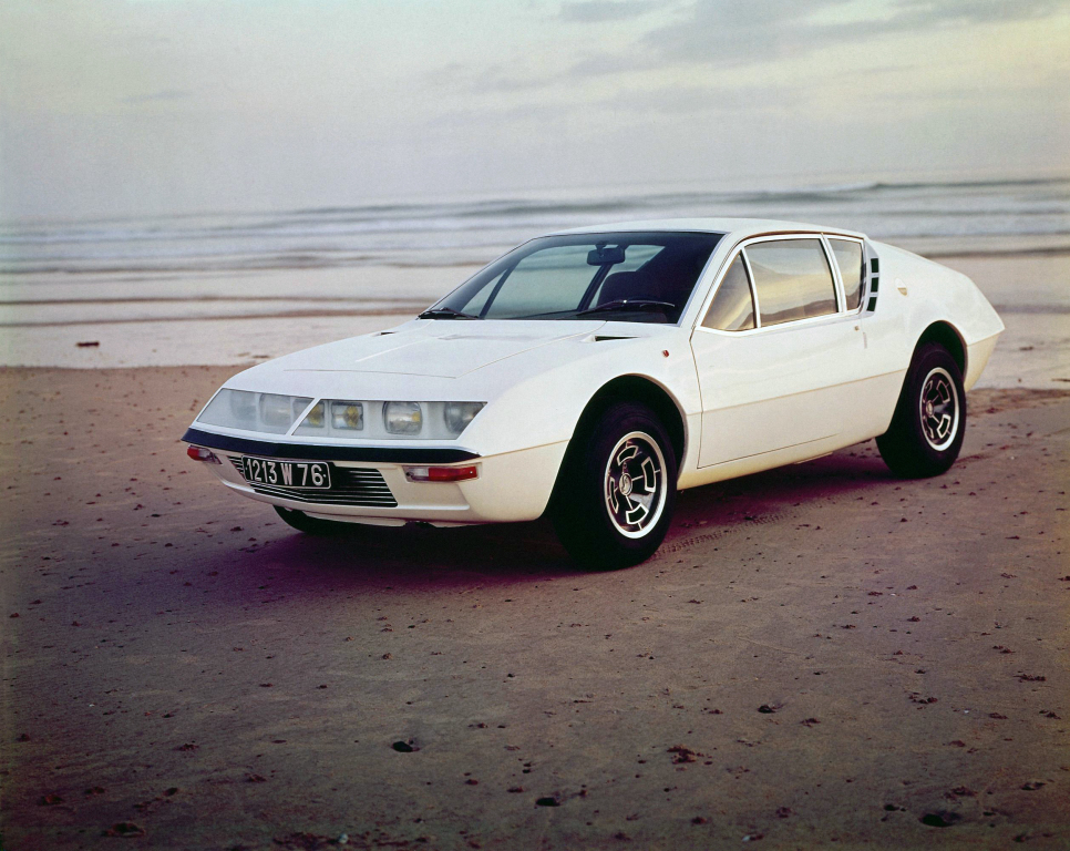 ALPINE A310 V6 - La réponse française