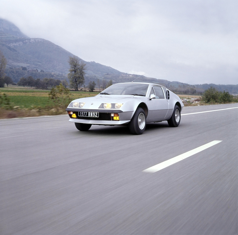 ALPINE A310 V6 - La réponse française