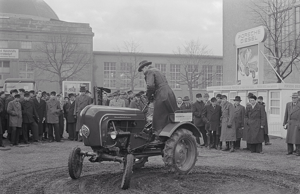 TRACTEURS PORSCHE - Les purs-sangs de labour.