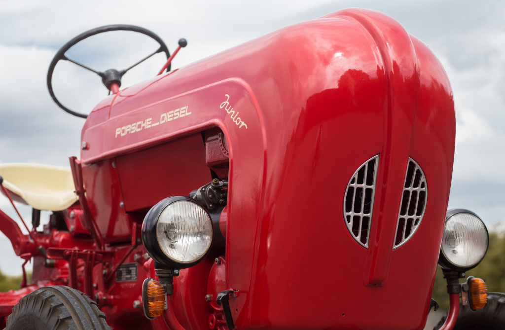 TRACTEURS PORSCHE - Les purs-sangs de labour.