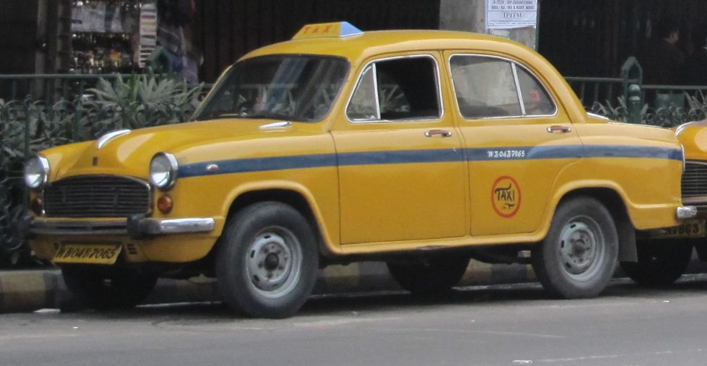 HINDUSTAN AMBASSADOR - Vestige britannique au pays de Gandhi.