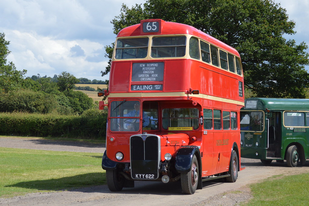 AEC REGENT et LEYLAND TITAN - Bons baisers de Londres.