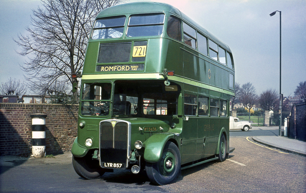 AEC REGENT et LEYLAND TITAN - Bons baisers de Londres.