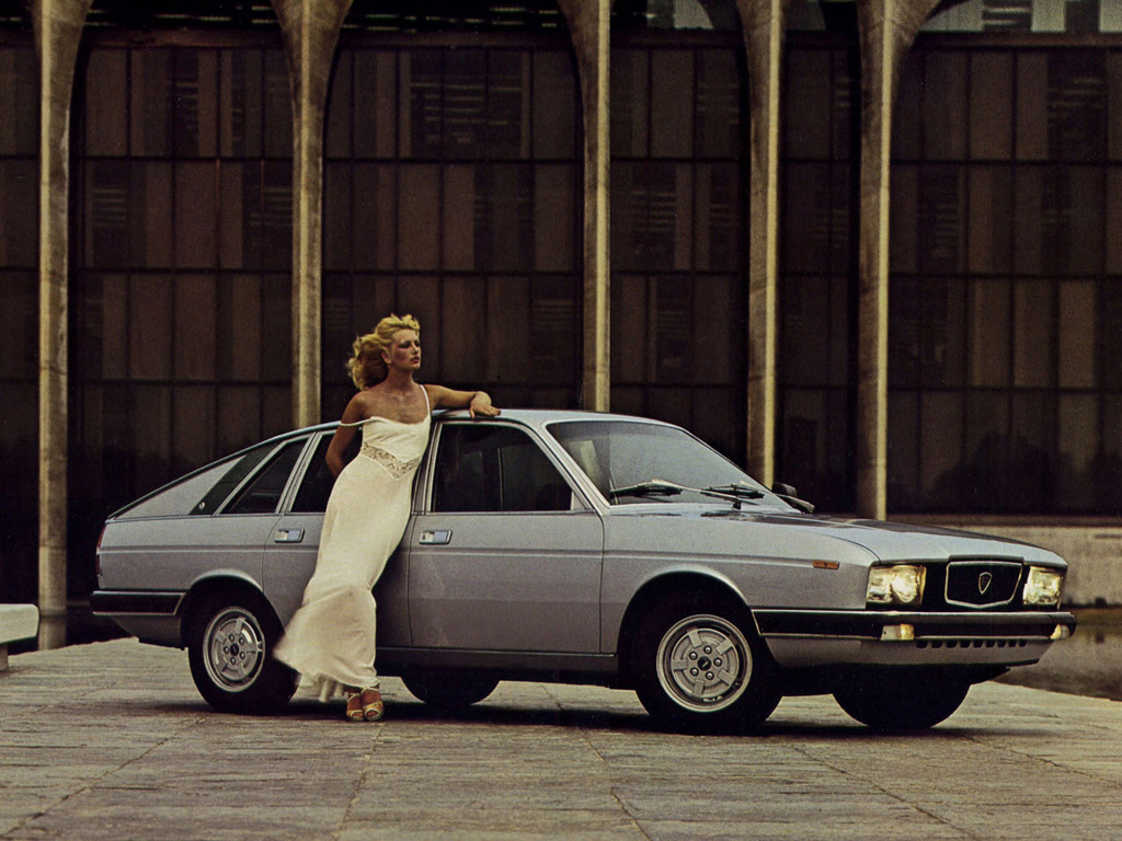 LANCIA GAMMA - Salade grecque à l'italienne.