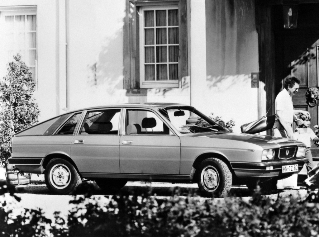 LANCIA GAMMA - Salade grecque à l'italienne.