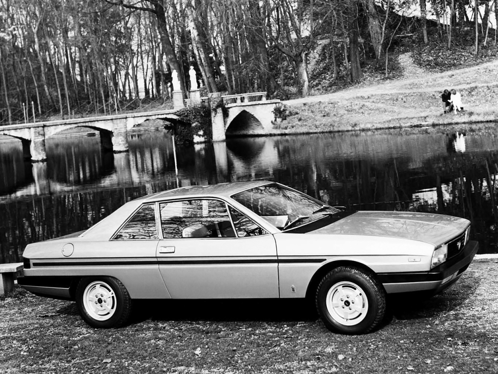 LANCIA GAMMA - Salade grecque à l'italienne.