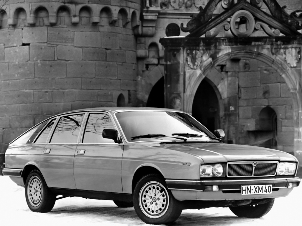 LANCIA GAMMA - Salade grecque à l'italienne.