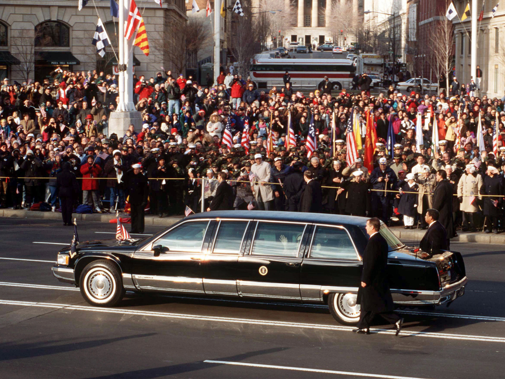 LINCOLN CONTINENTAL et CADILLAC FLEETWOOD - Reagan, Bush Senior et Clinton