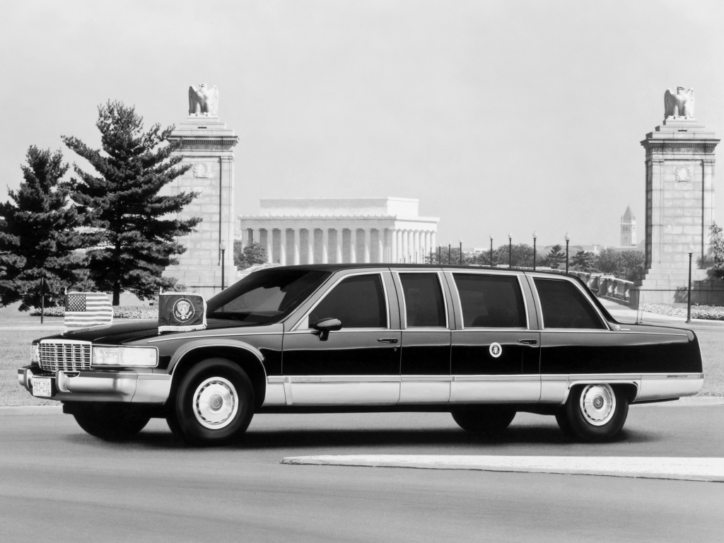 LINCOLN CONTINENTAL et CADILLAC FLEETWOOD - Reagan, Bush Senior et Clinton