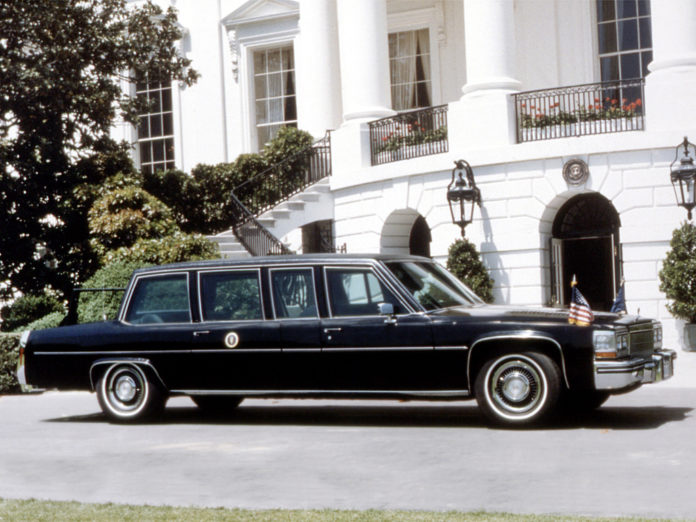 LINCOLN CONTINENTAL et CADILLAC FLEETWOOD - Reagan, Bush Senior et Clinton