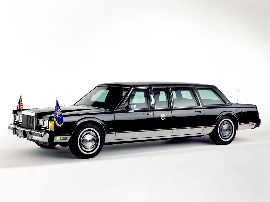 LINCOLN CONTINENTAL et CADILLAC FLEETWOOD - Reagan, Bush Senior et Clinton