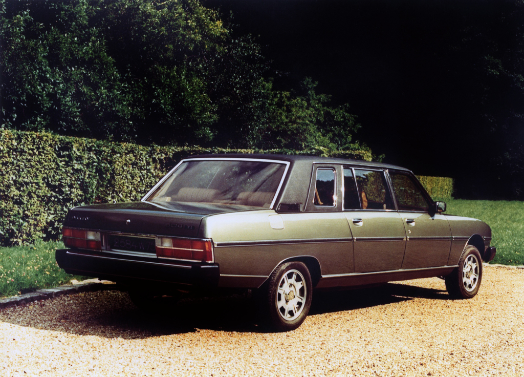 PEUGEOT 604 - Une lionne dans la cour des grandes.