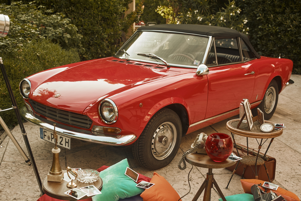 FIAT 124 SPIDER -Dolce Vita Sauce Turinoise.