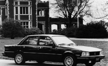 PEUGEOT 504 ET 505 AUX USA – Les tribulations d’un français en Amérique PEUGEOT 504 ET 505 AUX USA - Les tribulations d'un Français en Amérique.
