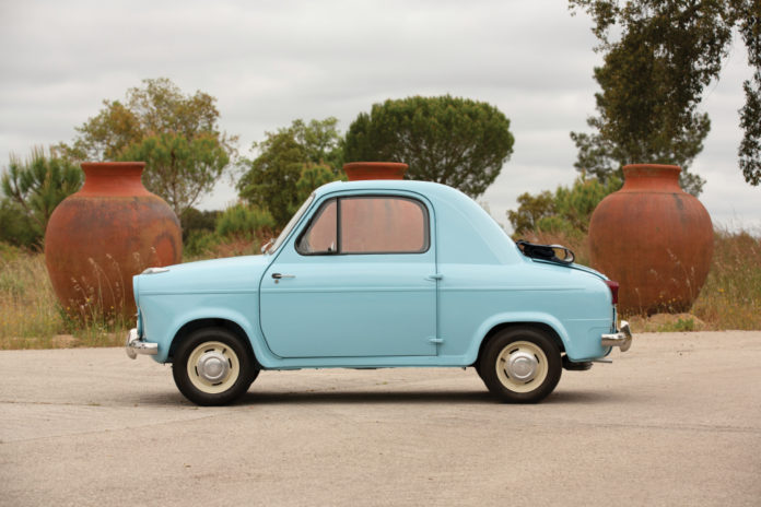 VESPA 400 - Un scooter sur quatre roues.