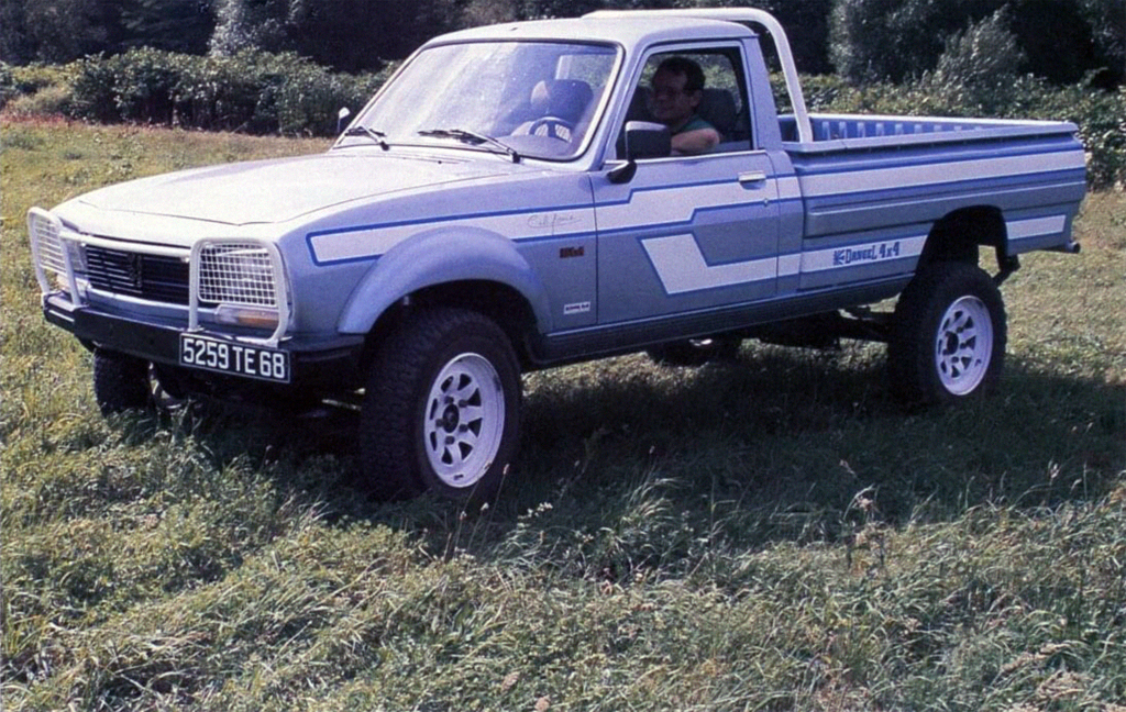 PEUGEOT 504 et 505 DANGEL - Les lionnes se mettent au vert.