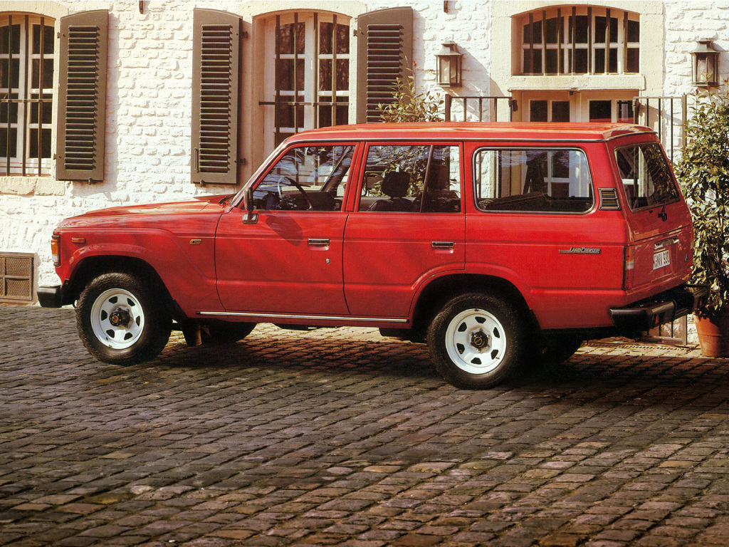 TOYOTA LAND CRUISER STATION WAGON - Le premier SUV japonais.