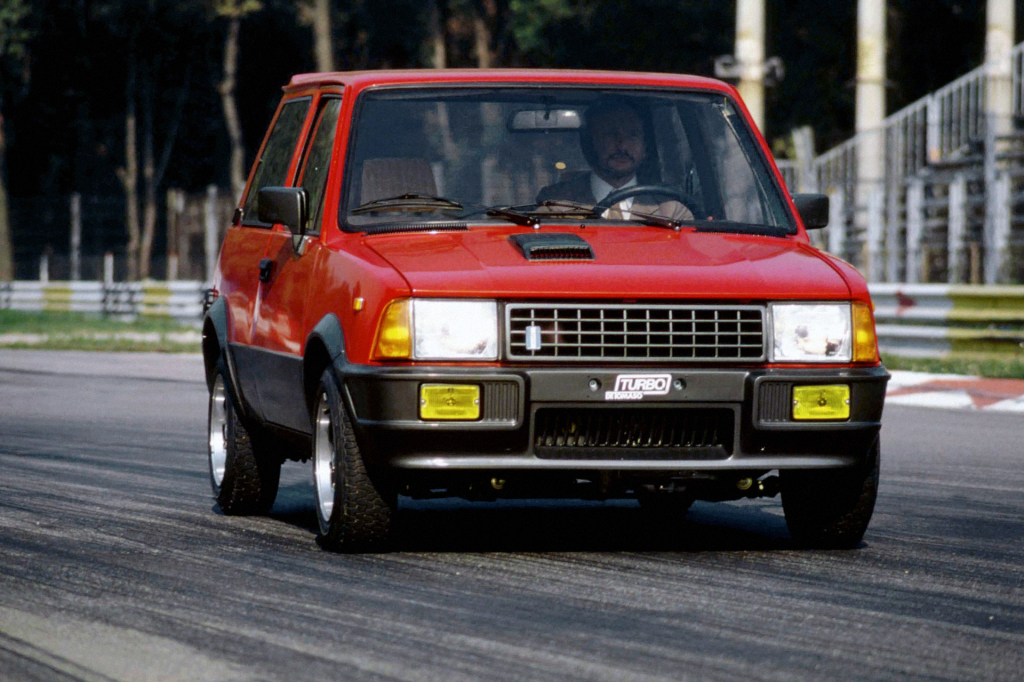 INNOCENTI MINI « BERTONE » - Sauces Worcestershire et bolognaise.