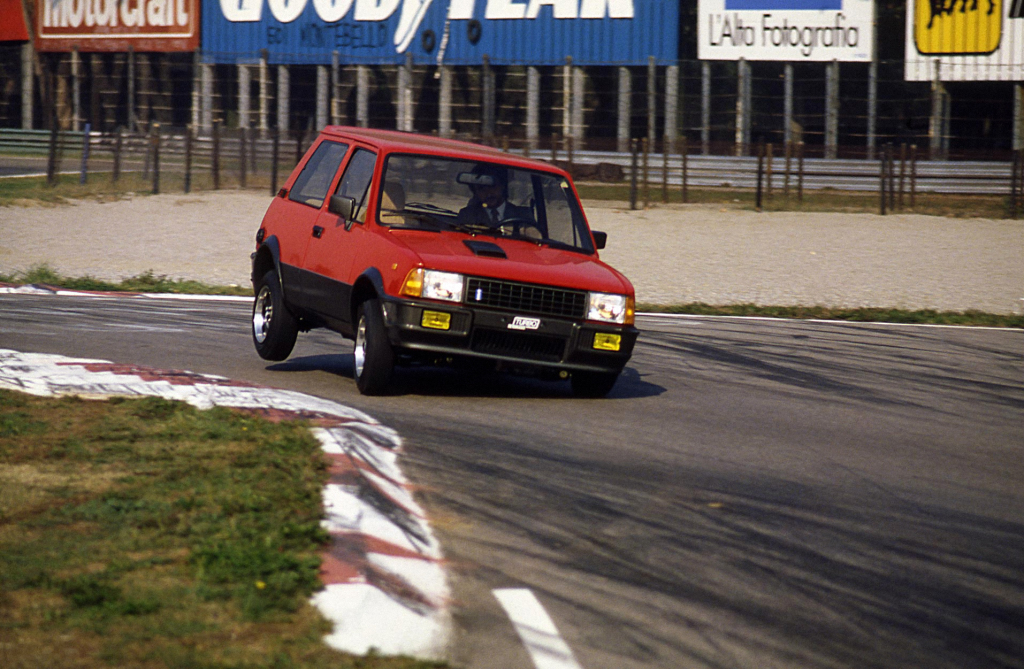 INNOCENTI MINI « BERTONE » - Sauces Worcestershire et bolognaise.