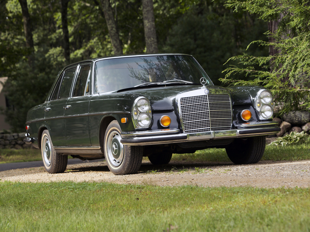 MERCEDES CLASSE S W108/109 - L'étoile allemande.