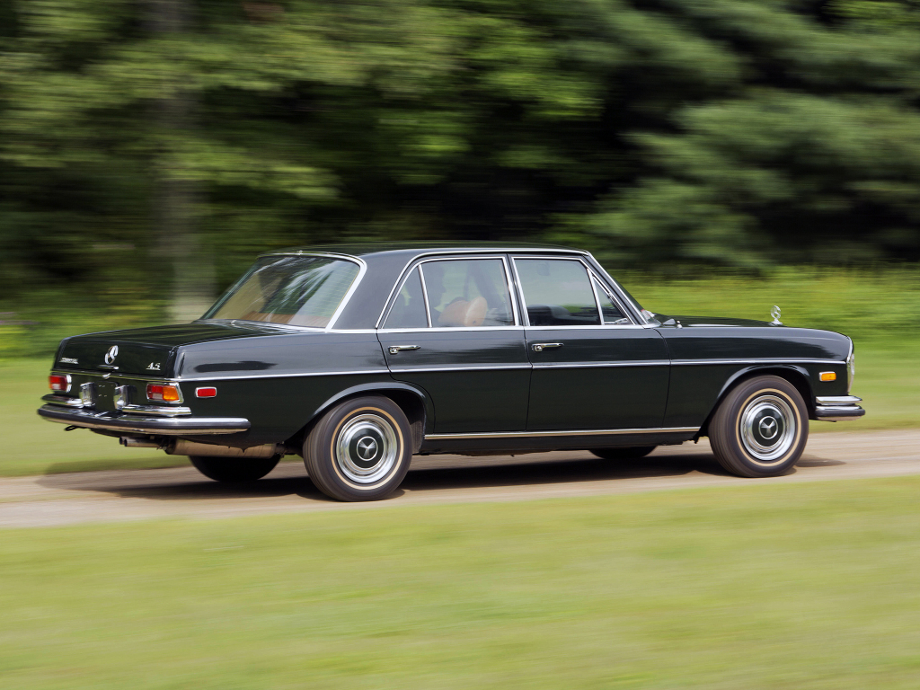 MERCEDES CLASSE S W108/109 - L'étoile allemande.