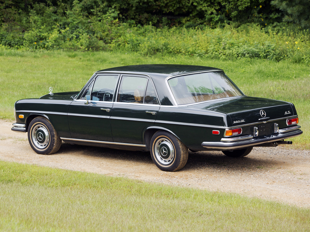 MERCEDES CLASSE S W108/109 - L'étoile allemande.