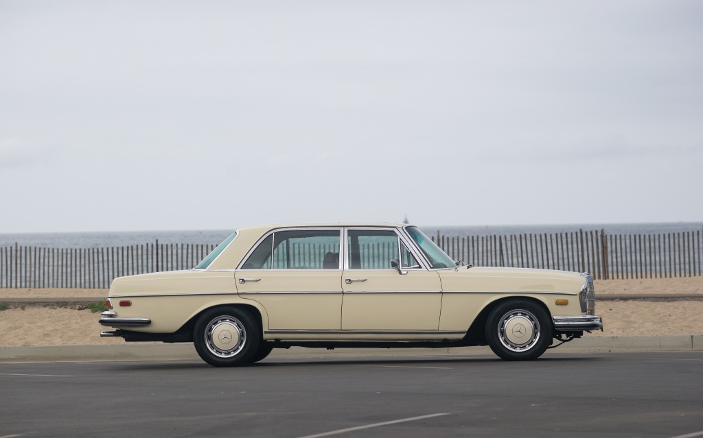 MERCEDES CLASSE S W108/109 - L'étoile allemande.