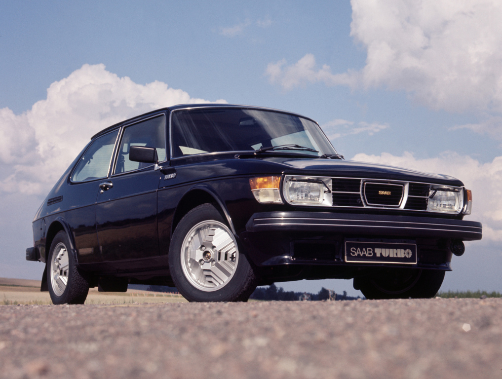 SAAB 900 « CLASSIC » - La déesse venue du froid.