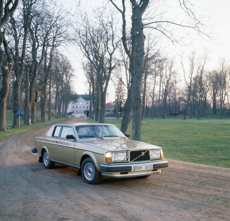 VOLVO 262 C - Char d'assaut en tenue de soirée