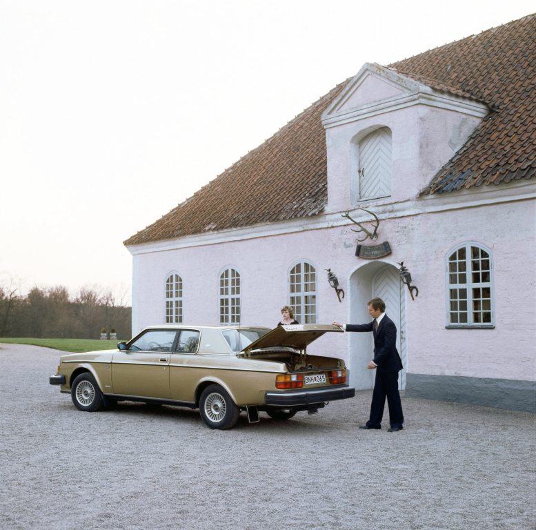 VOLVO 262 C - Char d'assaut en tenue de soirée