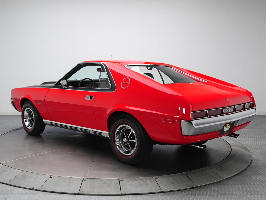 AMC JAVELIN AMX - La Corvette en ligne de mire.