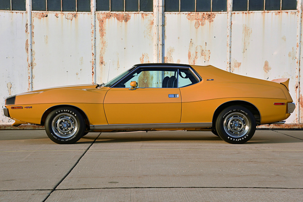 AMC JAVELIN AMX - La Corvette en ligne de mire.