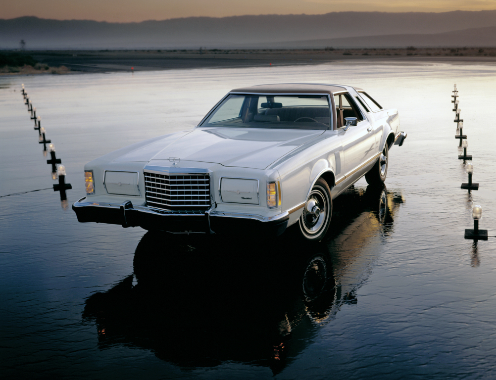 FORD THUNDERBIRD VII à X - Le crépuscule de l' Oiseau du Tonnerre.