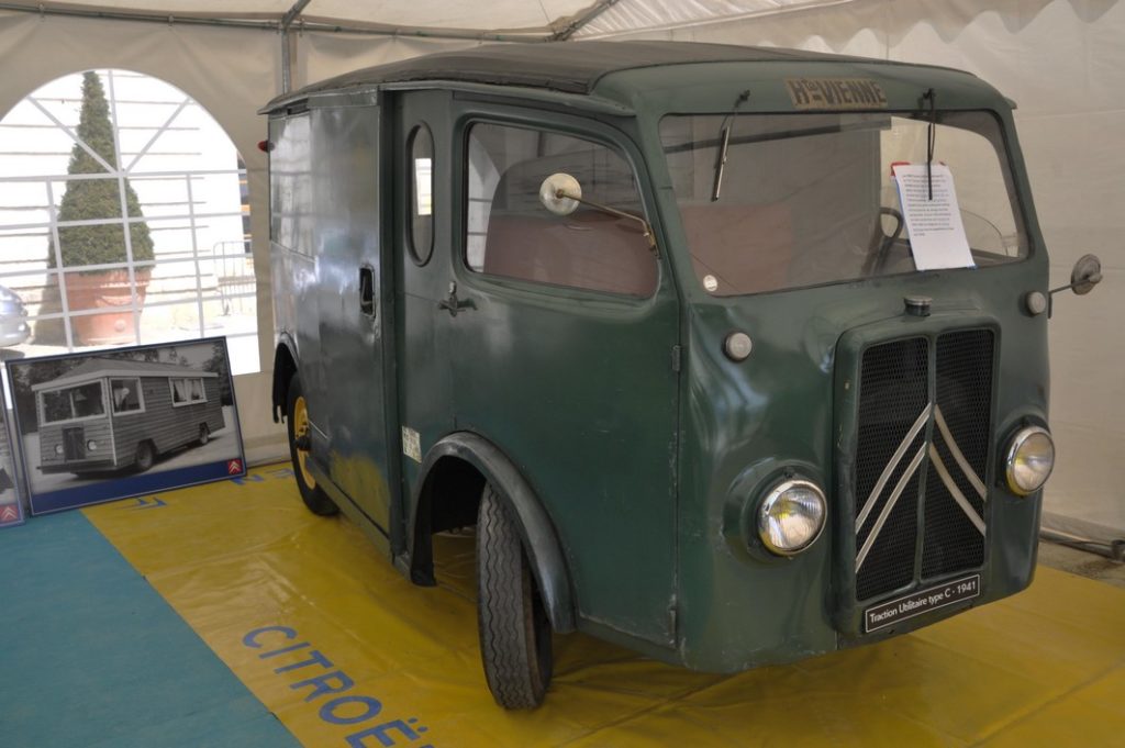 CITROËN TUB - Le premier fourgon chevronné.