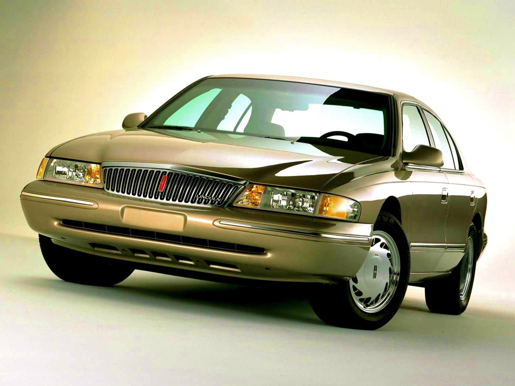 LINCOLN CONTINENTAL (1970 – 2002) -Grandeur et déclin de l'Amérique.