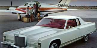 LINCOLN CONTINENTAL (1970 – 2002) -Grandeur et déclin de l'Amérique.