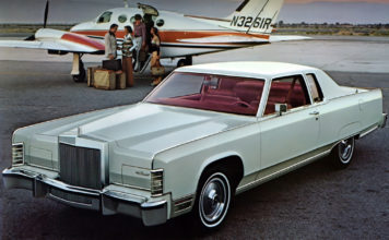 LINCOLN CONTINENTAL (1970 – 2002) -Grandeur et déclin de l’Amérique. LINCOLN CONTINENTAL (1970 – 2002) -Grandeur et déclin de l'Amérique.