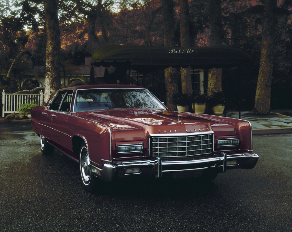 LINCOLN CONTINENTAL (1970 – 2002) -Grandeur et déclin de l'Amérique.